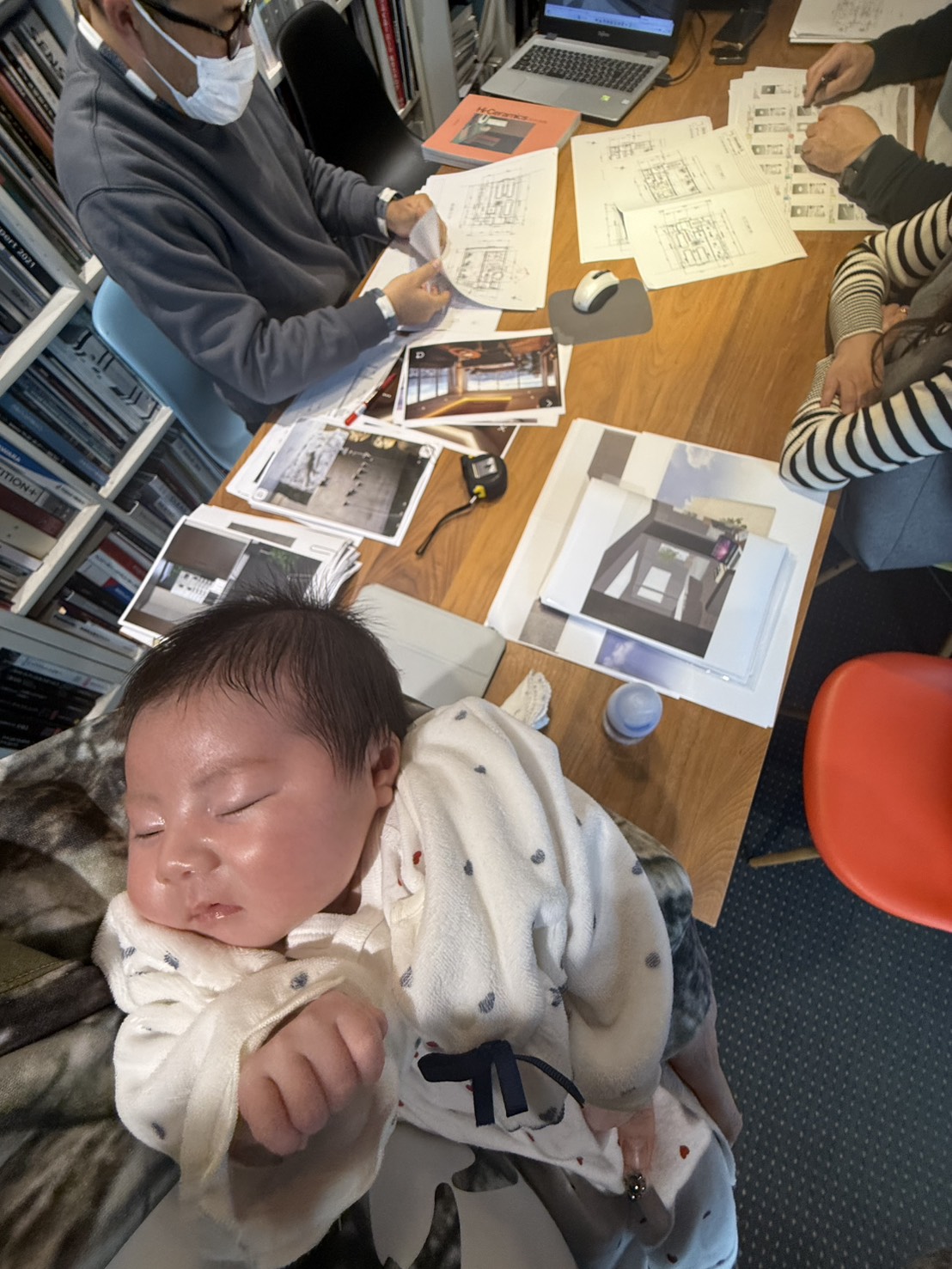 LEON HOLDINGS 本社ビル設計打ち合わせへ！